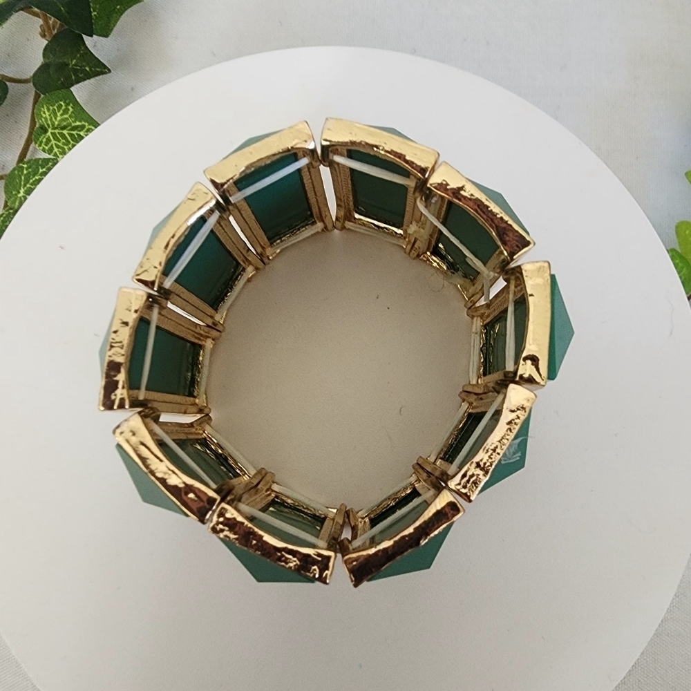 Vintage Gold and Green Acrylic Stretch Bracelet - Picture 3 of 7